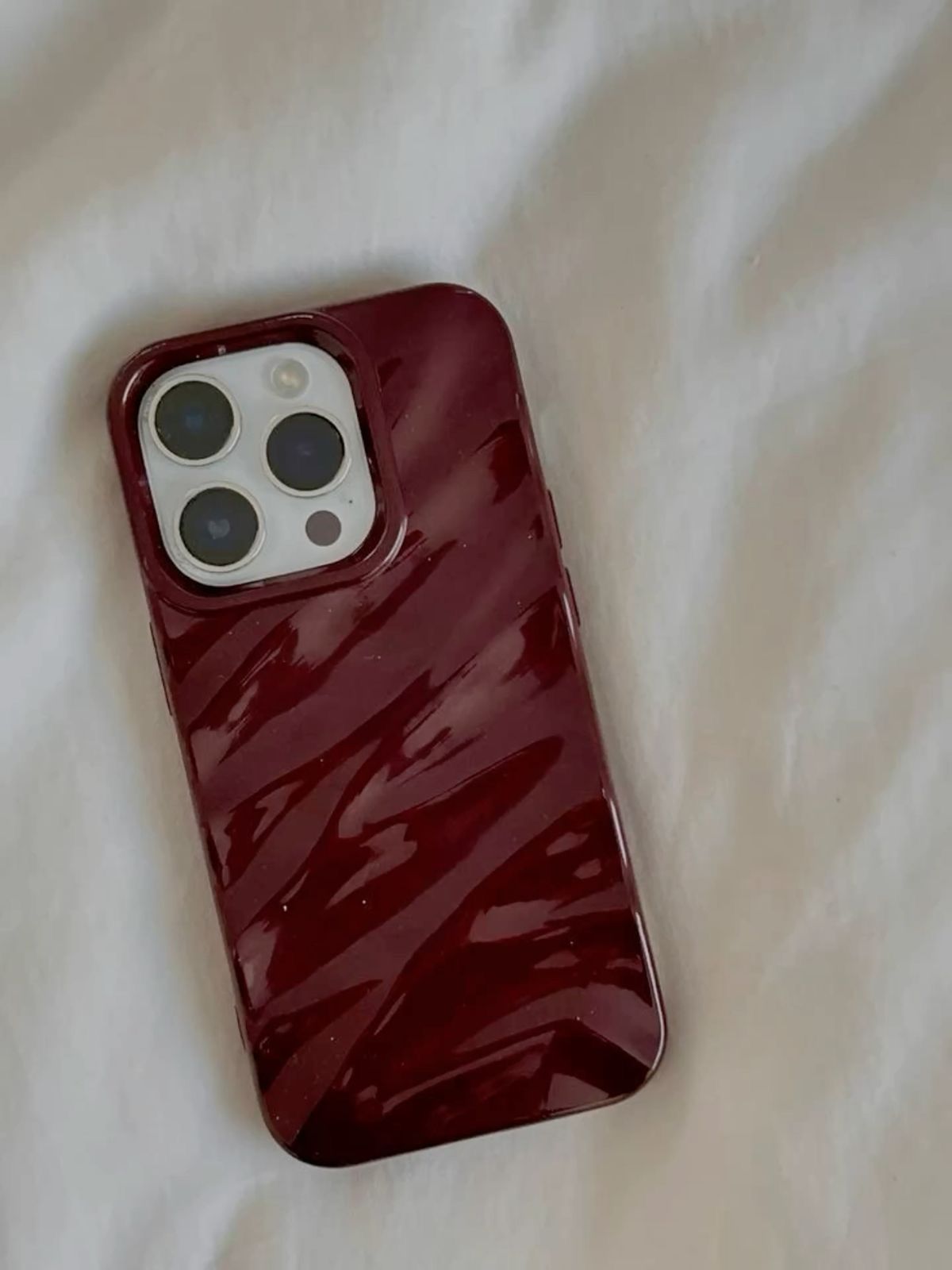 Wavy Cherry Red Case