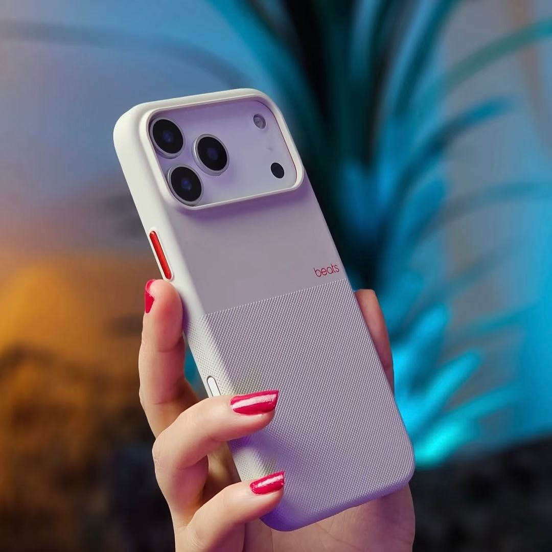 Beats Rugged Magsafe Case with Animation and Camera control Button
