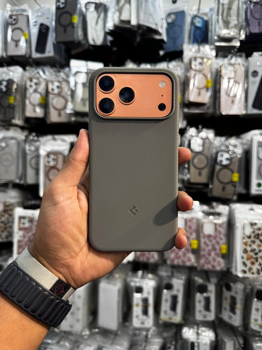 Spigen Mag Armor MagSafe Case